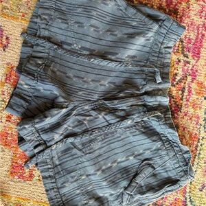 Prana Women’s Blue Striped Ikat Shorts Size Small Drawstring Boho Travel
